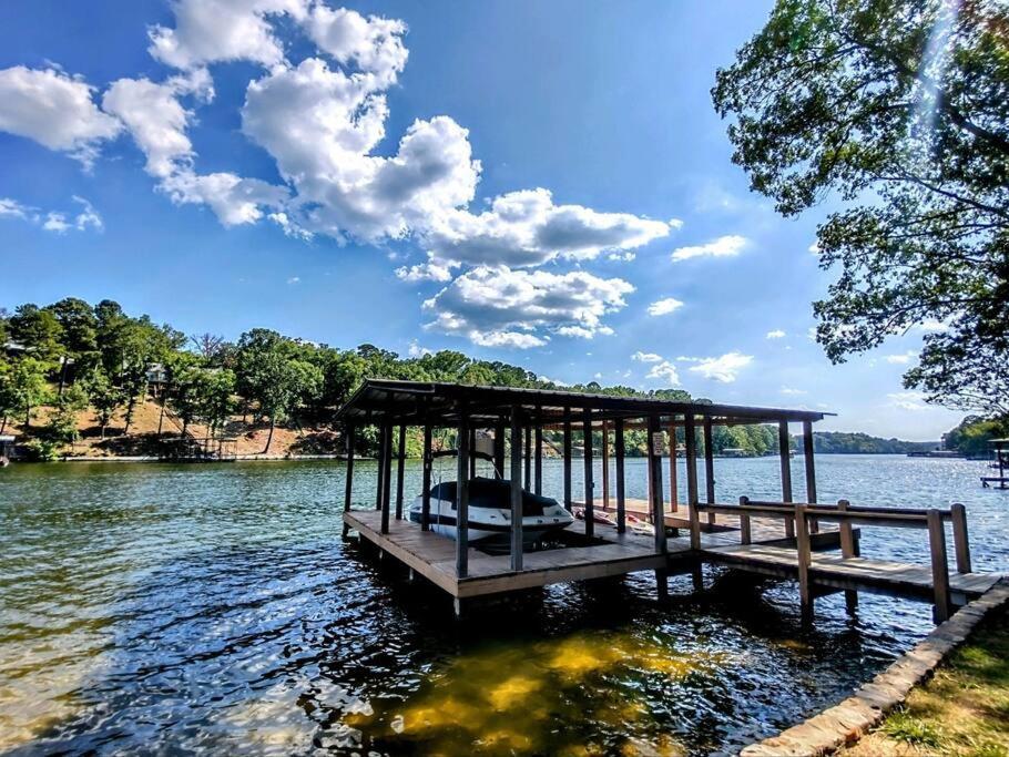 #05 - Lakefront Two Bedroom Cottage- Pet Friendly هوت سبرنغز المظهر الخارجي الصورة